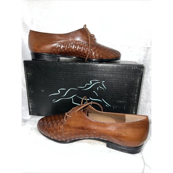 Trotters Brown Woven Leather Oxfords - Picture 1 of 10